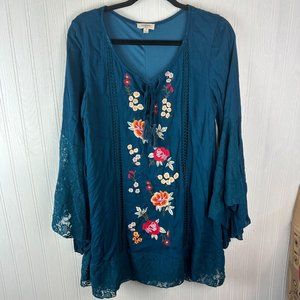 Umgee Teal boho embroidered dress or tunic size small floral design lace sleeves